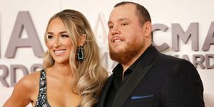 nicole hocking combs i luke combs biorą udział w 56. dorocznej ceremonii rozdania nagród cma