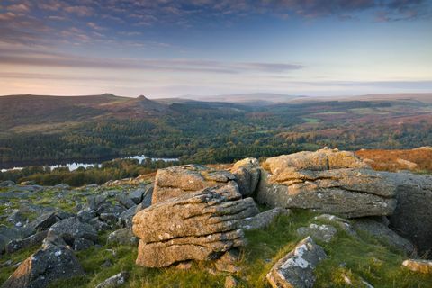 Widoki Sheeps Tor na Dartmoor