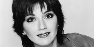 czarno-biały portret gwiazdy firmy Three, Joyce Dewitt, z lat 70