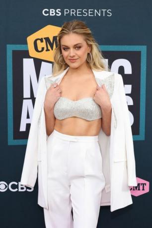 Nashville, Tennessee 11 kwietniana zdjęciu opublikowanym 11 kwietnia kelsea balerini pozują na 2022 cmt music award w nashville, tennessee fot. jason kempin 2022 cmt music awardsgetty images for cmt