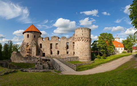 Zamek Cesis, Łotwa