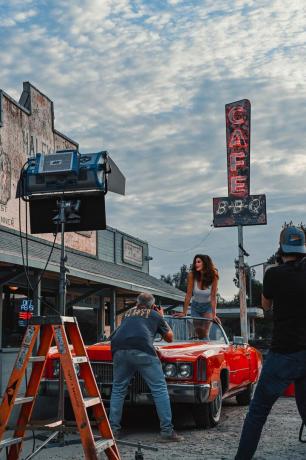 Cindy Crawford odtwarza reklamę pepsi z 1992 roku