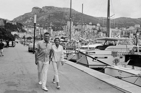 Kirk i Anne Douglas na wakacjach we Francji, 1965 r.