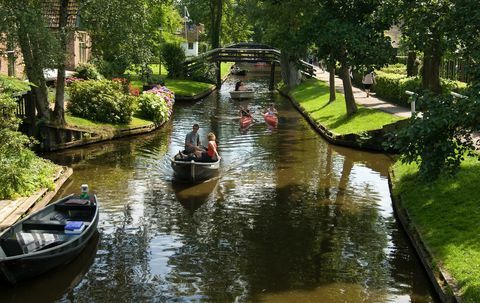 W Holandii znajduje się magiczne małe miasteczko, w którym ulice są zrobione z wody