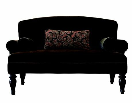 czarna aksamitna sofa