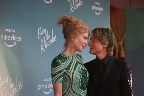 sydney, australia 15 grudnia Nicole Kidman i Keith Urban biorą udział w australijskiej premierze bycia ricardosem w Hayden Orpheum obraz pałac 15 grudnia 2021 w sydney w australii fot. lisa maree williamsgetty images uczestniczy w australijskiej premierze będąc ricardosem w pałacu hayden orpheum 15 grudnia 2021 r. w sydney w australii fot. lisa maree williamsgetty zdjęcia