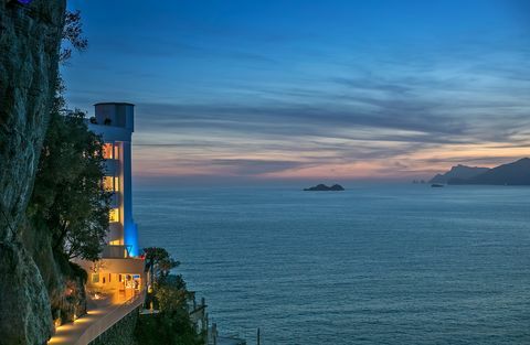 Zewnętrzny widok na Casa Angelina, nowoczesny hotel na wybrzeżu Amalfi 