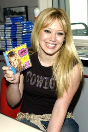 Hilary Duff odwiedza Ricka Deesa, aby promować ścieżkę dźwiękową filmu „Lizzie McGuire” z kanału Disney Channel