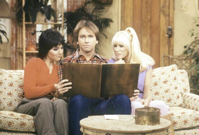 janet, jack i chrissy w scenie z Three's Company