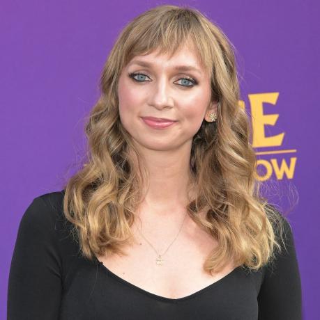 aktor lauren lapkus bierze udział w specjalnym pokazie netflixa klątwa mostu pustego w kinie netflix tudum w los angeles