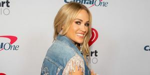 austin, teksas – 7 maja carrie underwood pozuje za kulisami podczas festiwalu iheartcountry w moody center 7 maja 2022 r. w austin, teksas, fot. barry brecheisengetty images