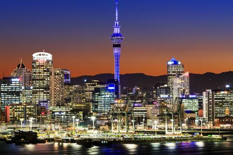Auckland, Nowa Zelandia - gród w nocy