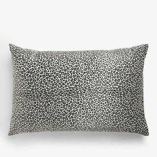 John Lewis & Partners Jedwabna standardowa poszewka na poduszkę The Ultimate Collection, Leopard Black