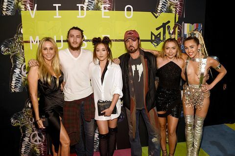 Billy Ray Cyrus, Tish Cyrus, Miley Cyrus podczas MTV Video Music Awards 2015