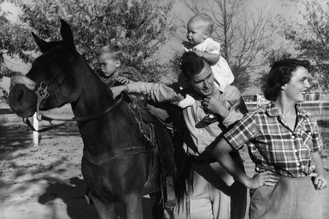 George, Pauline, Barbara Bush i George H.W. krzak